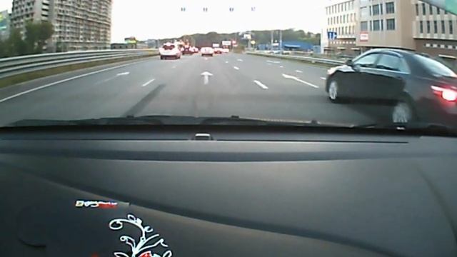 водитель на шкоде не любит уступать дорогу) смотреть онлайн