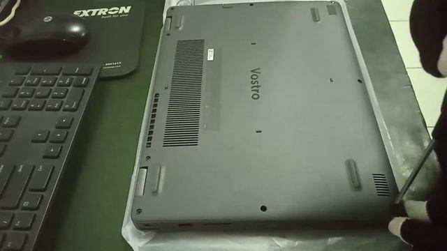 Dell Vostro 3400 - Unboxing, Disassembly and Upgrade Options смотреть онлайн