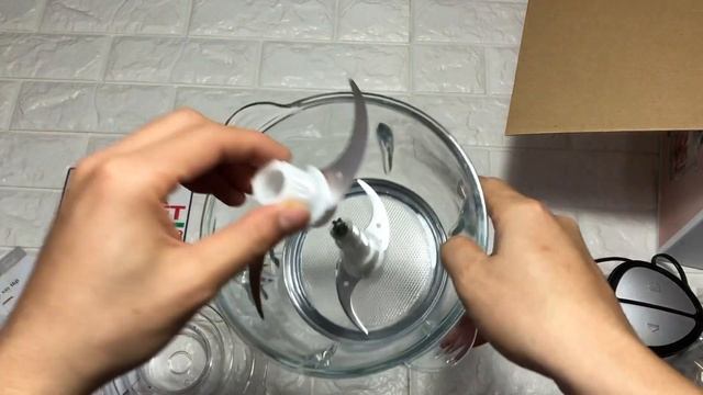 Máy xay thịt dung tích lớn 4 lưỡi dao Lock and Lock Meat Grinder EJM171 300W 2L смотреть онлайн