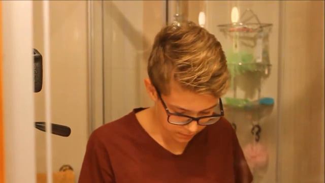 ПОДСТРИГСЯ НАЛЫСО РАДИ ПРОСМОТРОВ!!! смотреть онлайн