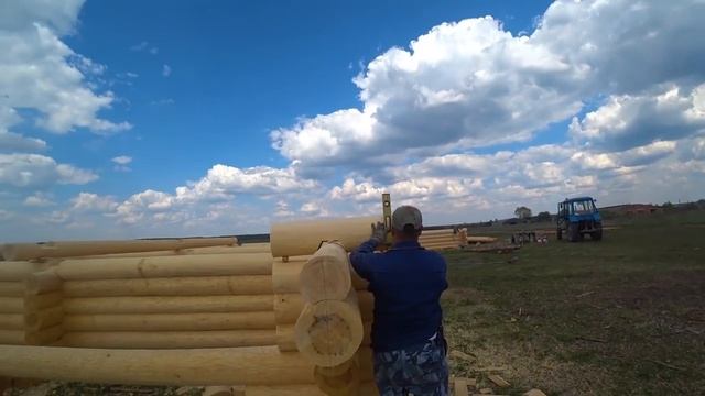 Сруб дома-бани / технология рубки сруба в чашу смотреть онлайн