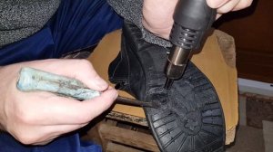 Лопнула подошва на ботинках? Используем прием сваривания материала!