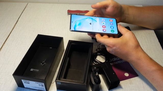 Распаковка Samsung Galaxy Note10 Lite Aura, Xiaomi Mi Band 4, Samsung U Flex Headphones EO-BG950CBE смотреть онлайн