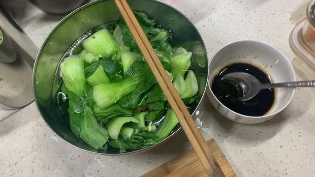 HOW TO MAKE PAK CHOY. QUICK SNACK/ ПАК-ЧОЙ ИЛИ Бок-чой ПО-КАНТОНСКИ. БЫСТРАЯ ЗАКУСКА смотреть онлайн