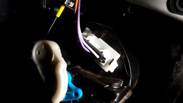 Замена резистора (термопредохранителя) на автомобиле РЕНО ДАСТЕР, ЛОГАН.