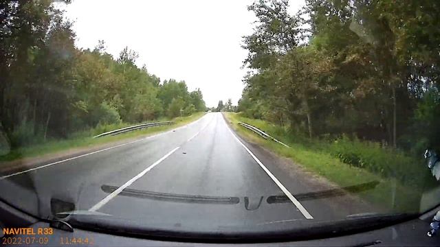 Безэкранный видеорегистратор NAVITEL R33, дневная съемка смотреть онлайн