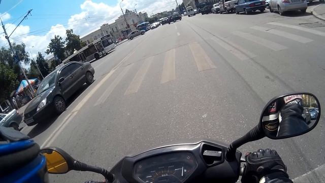Скутер против пробок(ПЕНЗА) смотреть онлайн