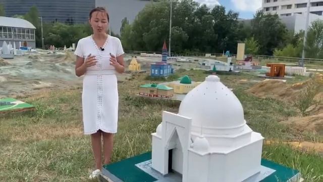 М. ӘУЕЗОВТЫҢ АТА-АНАСЫНА АРНАЛҒАН КЕСЕНЕ смотреть онлайн