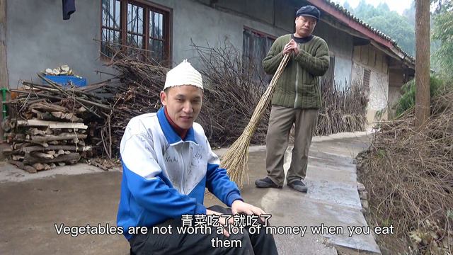 The village fool visited the neighbor's house, but was cruelly kicked out of the house смотреть онлайн