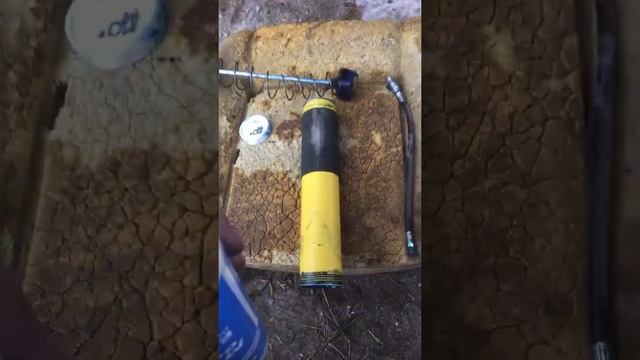 Как заправить смазку из тубы в шприц для смазки. смотреть онлайн