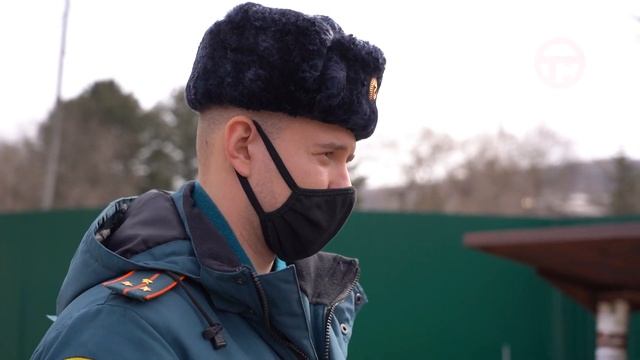 Новые правила. Инспекторы пожарного надзора учат дачников правильно жечь траву смотреть онлайн