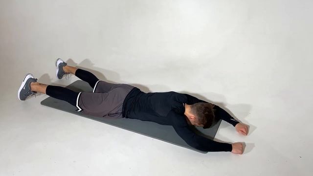 Сведение лопаток лежа на коврике - техника выполнения смотреть онлайн