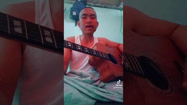 Ngiti cover by Ronnie liang .. Guitar key of G смотреть онлайн