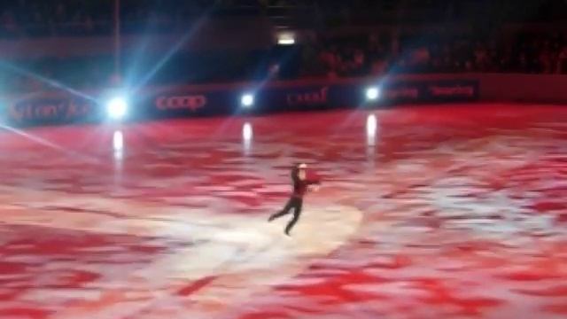 Stéphane on Art On Ice Fevrier 2007 смотреть онлайн