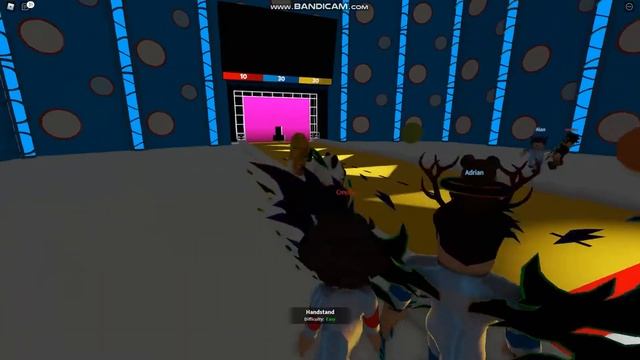 ДЫРКА В СТЕНЕ ? ПОПРОБУЙ В НЕЁ ПРЫГНУТЬ ?♂️ Hole in the Wall | Roblox смотреть онлайн