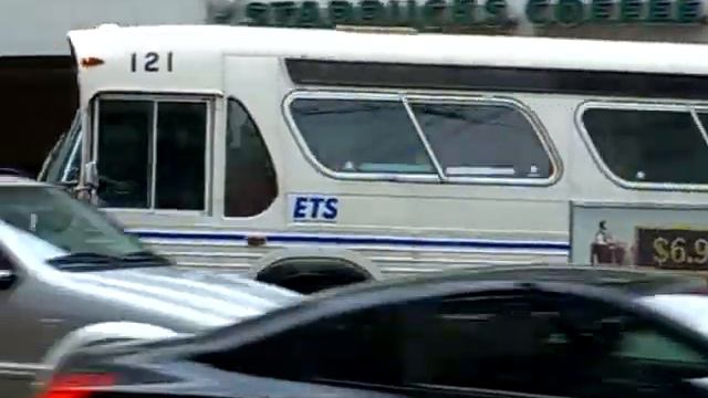 Route 3 trolleybus, Edmonton - closeup смотреть онлайн