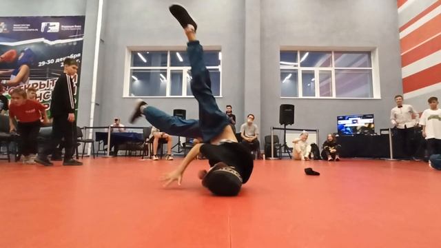 ФАЗА vs ??? | ТОП 8 11-13 ЛЕТ |ПЕРВЕНСТВО РБ ПО БРЕЙКИНГУ г. Уфа смотреть онлайн