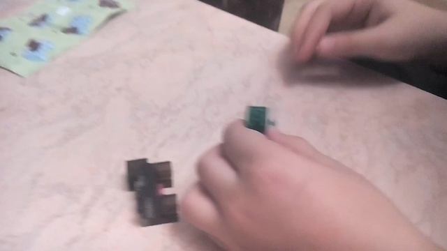 Собираем майграфт и играем на игрушечном фортопиано смотреть онлайн