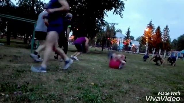 Тренировка в компании. смотреть онлайн