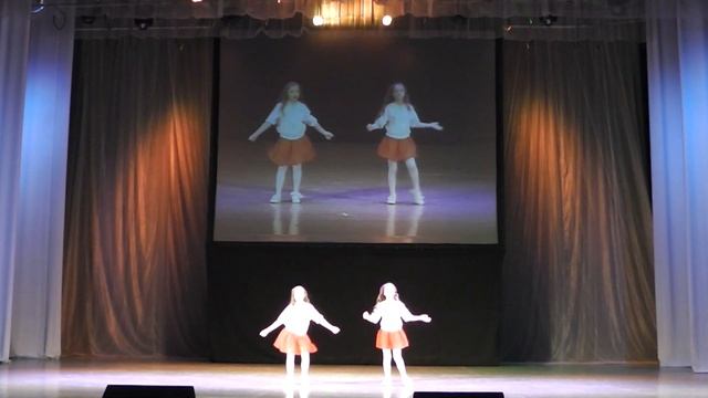 Жестовая песня: «Рыба-солнце», исполняет Гучек-Коровичева Злата и Туркуман Нелли.Нижний Тагил. смотреть онлайн