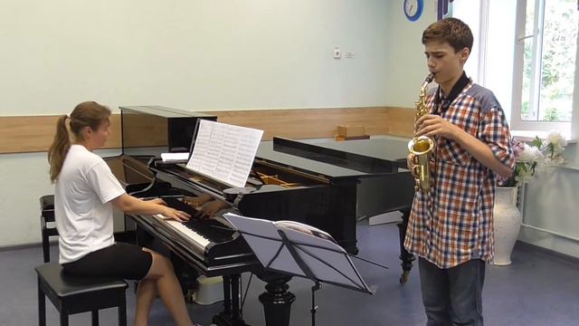 G. Handel - Larghetto смотреть онлайн