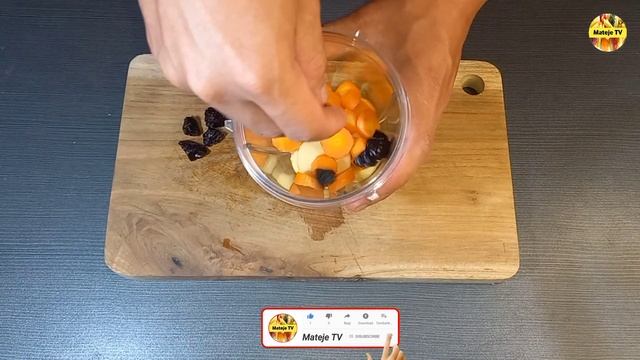Simple and healthy recipe for bananas, carrots and plums смотреть онлайн