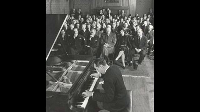Vladimir Horowitz plays Beethoven 32 Variations in C minor смотреть онлайн