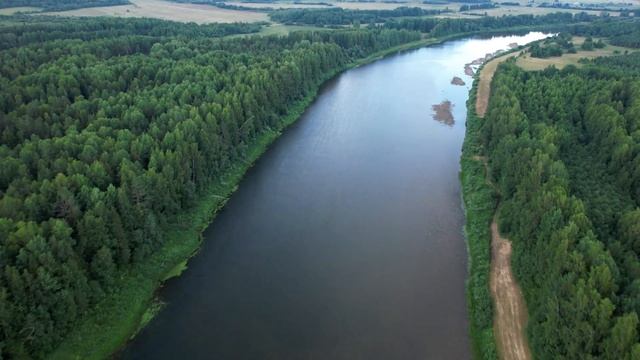Полёт над рекой Юг на границе Вологодской и Кировской областей смотреть онлайн
