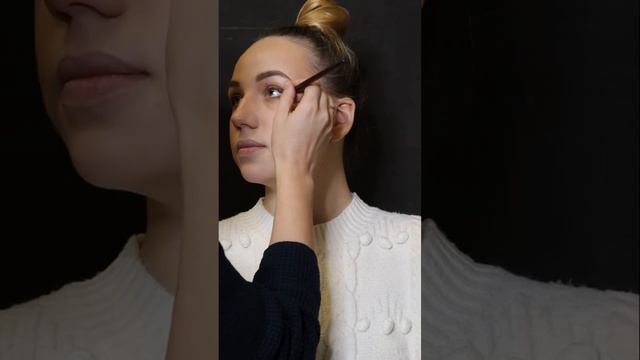 Новогодний макияж с акцентом на губы. смотреть онлайн