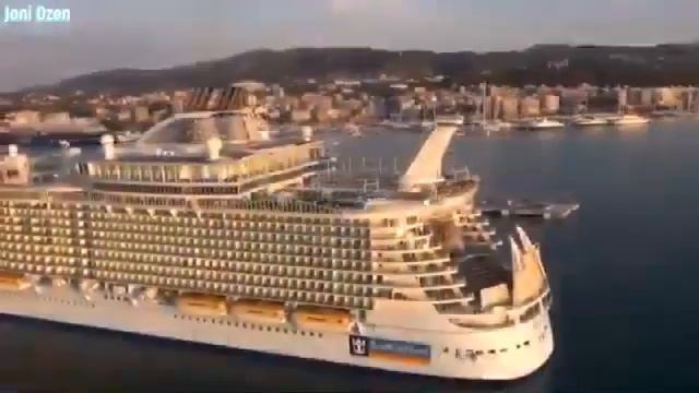 Самый большой круизный лайнер спущен на воду - пора бронировать 👍 смотреть онлайн