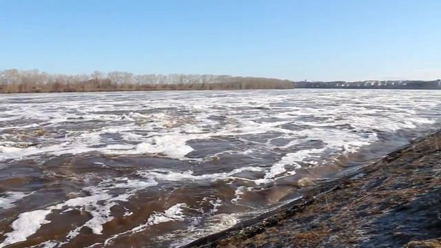 Угличская ГЭС. 23.04.2013. Сброс воды. смотреть онлайн