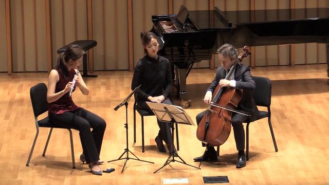 Elliott Carter enchanted preludes for flute and cello смотреть онлайн