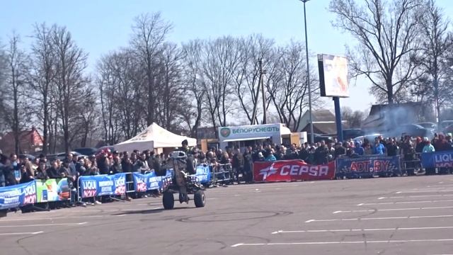 МОЙ ПЕРВЫЙ ДЕНЬ НА МОТО ВЫСТАВКЕ - ЛУЧШИЕ ДРИФТ ТРАЙКИ смотреть онлайн
