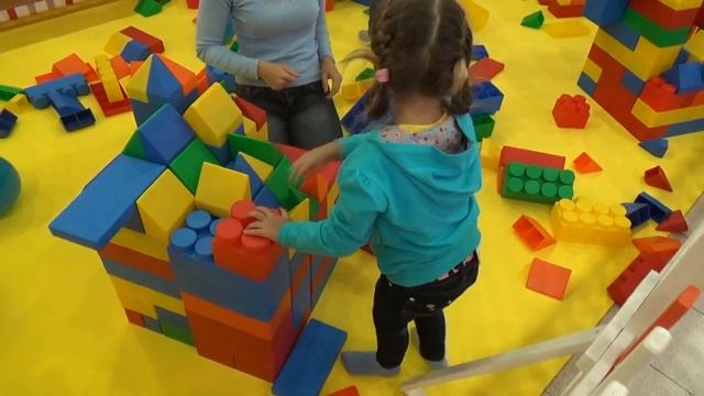 VLOG Игры с детьми.Играем с ребенком.Часть 1-играем в игровой зоне) смотреть онлайн