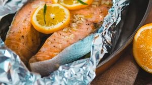 В какую сторону фольги заворачивать продукты при запекании