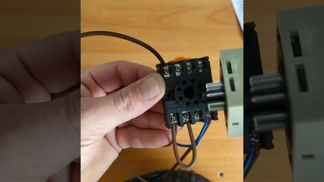 Простое подключение реле Omron DH48S-S смотреть онлайн