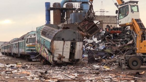 Слом моторного вагона дизель-поезда ДР1А-224 2 / Scrapping of DR1A-224 DMU motor car 2