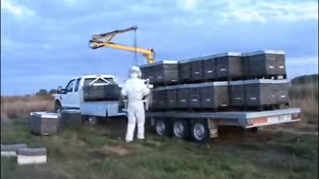 Механизация на пасеке. Кран.Прицеп. смотреть онлайн