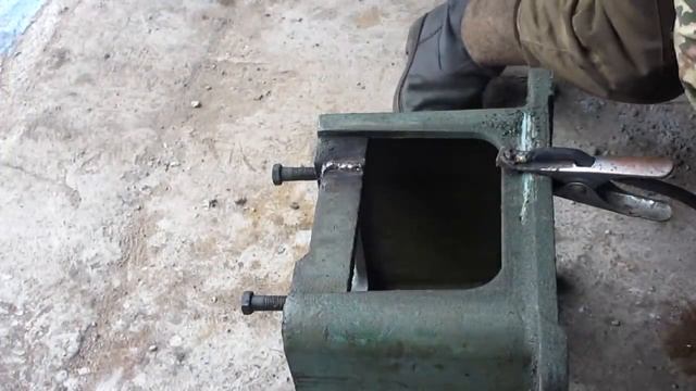 Сварка ЧУГУНА с секретом , дедовский способ, как просто сварить\Welding the cast iron with a secre смотреть онлайн