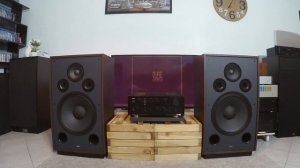 Eltax Vintage PWR 1959 + Akai AM-73 on Dire Straits - Les Magnat Transpuls 1500 ont 2 la Concurrenc