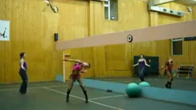 я где то там на 1 минуточку вылезла смотреть онлайн