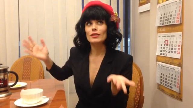 Приглашение Солы Моновой на поэтический моно-спектакль «Эпоха без инстаграм». смотреть онлайн