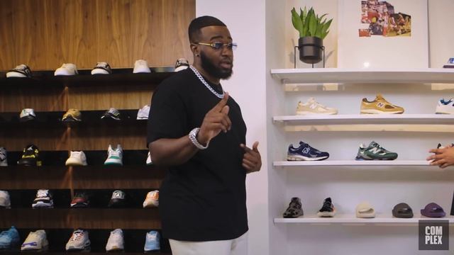 JiDion Goes Sneaker Shopping With Complex смотреть онлайн