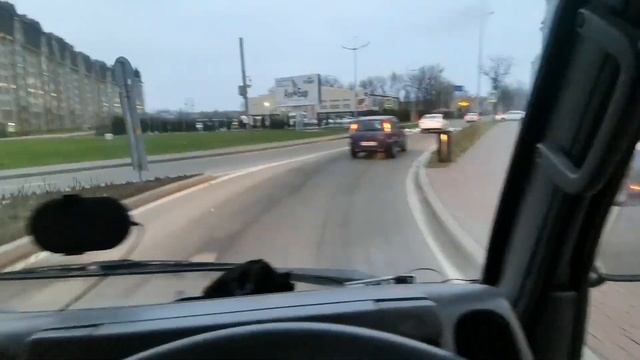 Поработали на грузовичке и прогулялись у моря.