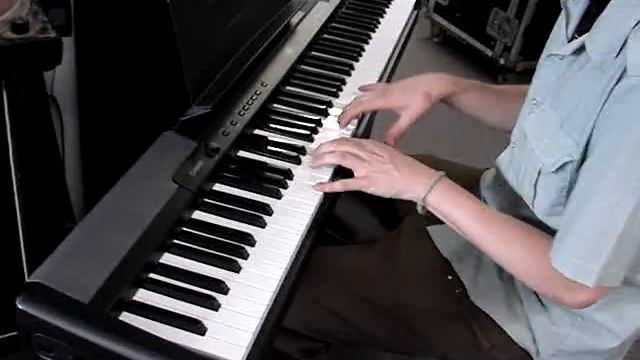 Casio CDP-100 Digital Grand Piano Demo Walking in Memphis Marc Cohn смотреть онлайн