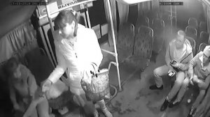 ДРАКА В АВТОБУСЕ!ШОК!18+