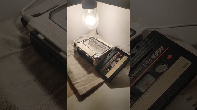 Sony Walkman F107 TESTING CASSETTE (90 minutes) on Solar Board with a Lamp 95w as Power Source смотреть онлайн