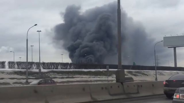 На рынке в Мытищах произошел крупный пожар смотреть онлайн