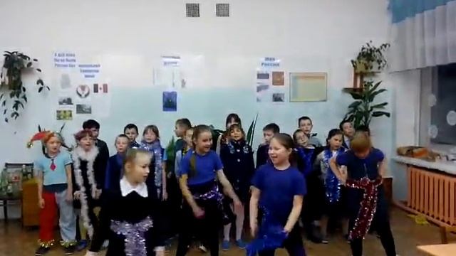 МБОУ СОШ № 3 3Б класс Льдинки Песня Кружит Метелица смотреть онлайн