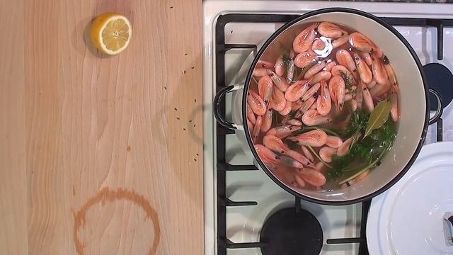 Как варить неочищенные креветки смотреть онлайн